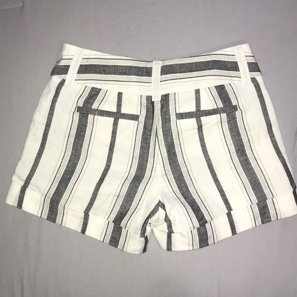 Express Mid Rise Shorts - Picture 3 of 3